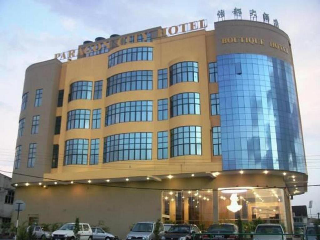 איפוה Paragon City Hotel מראה חיצוני תמונה