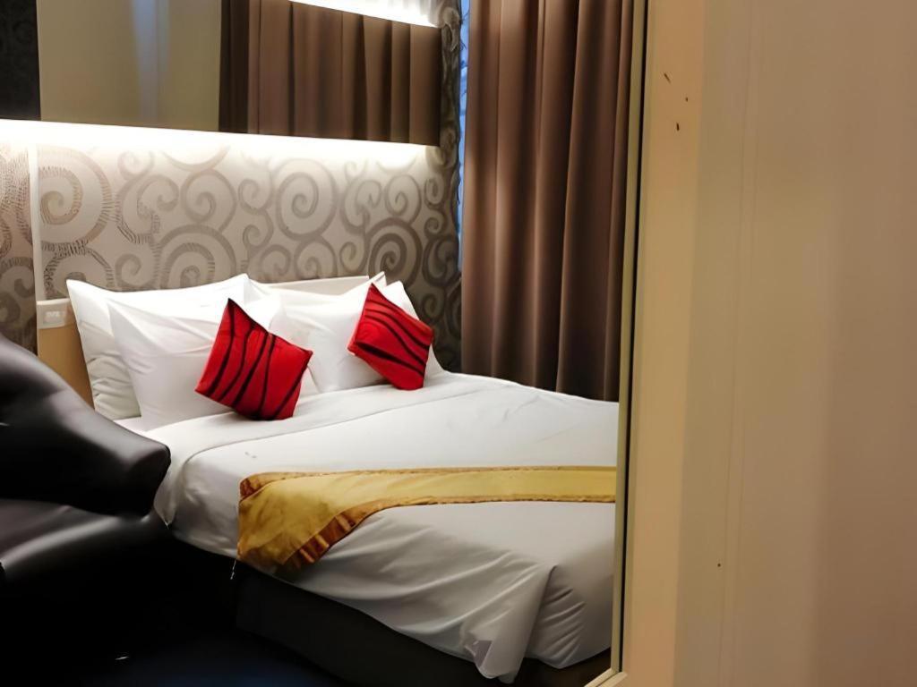 איפוה Paragon City Hotel מראה חיצוני תמונה