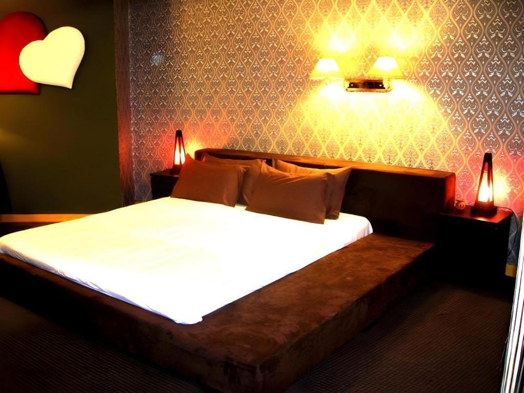 איפוה Paragon City Hotel מראה חיצוני תמונה