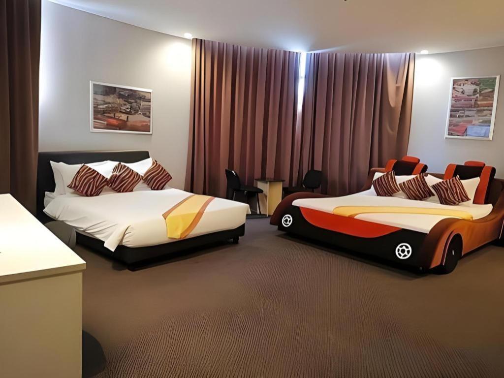 איפוה Paragon City Hotel מראה חיצוני תמונה