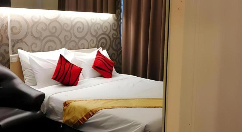 איפוה Paragon City Hotel מראה חיצוני תמונה