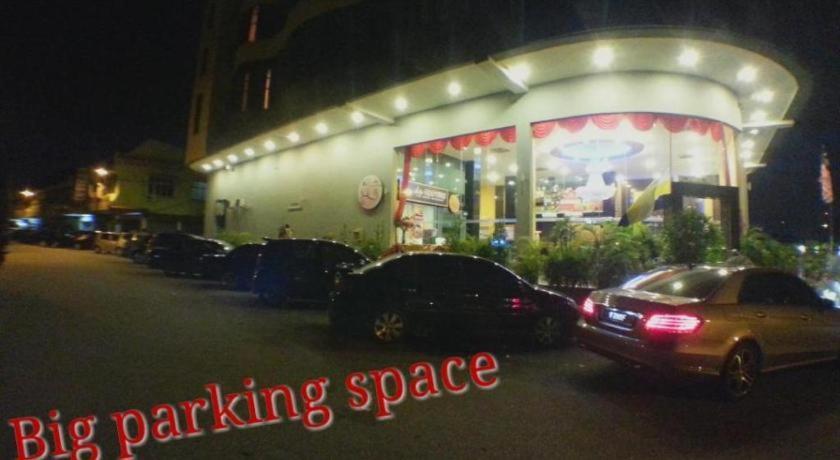 איפוה Paragon City Hotel מראה חיצוני תמונה
