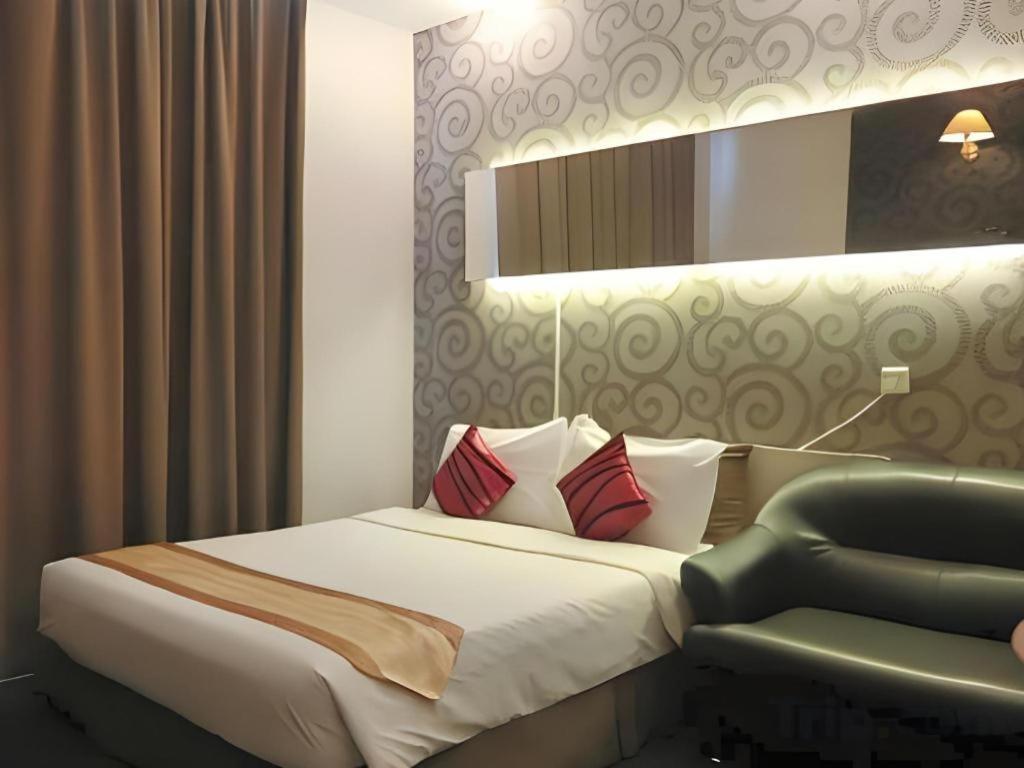 איפוה Paragon City Hotel מראה חיצוני תמונה