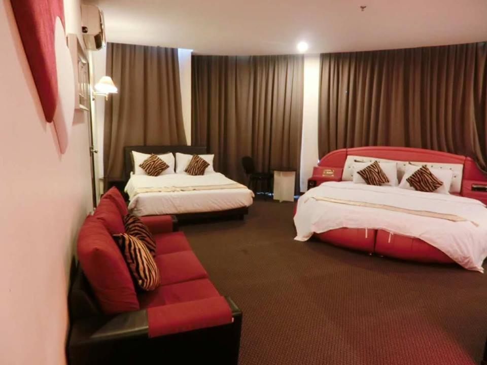 איפוה Paragon City Hotel מראה חיצוני תמונה