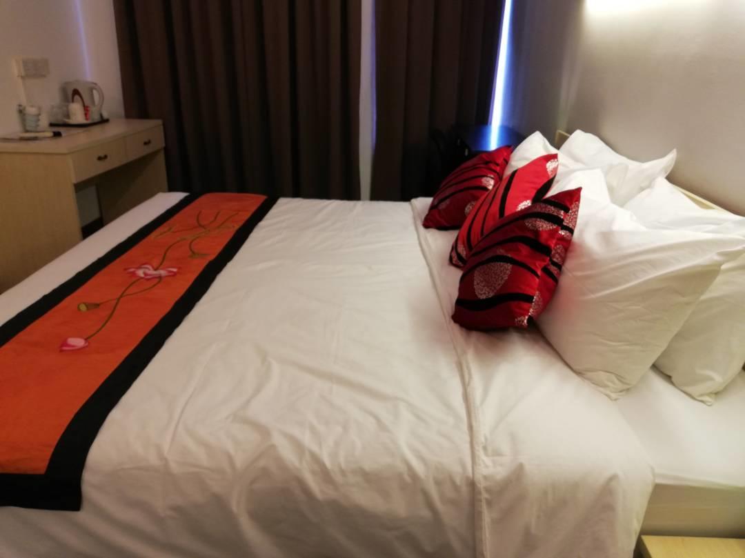 איפוה Paragon City Hotel מראה חיצוני תמונה