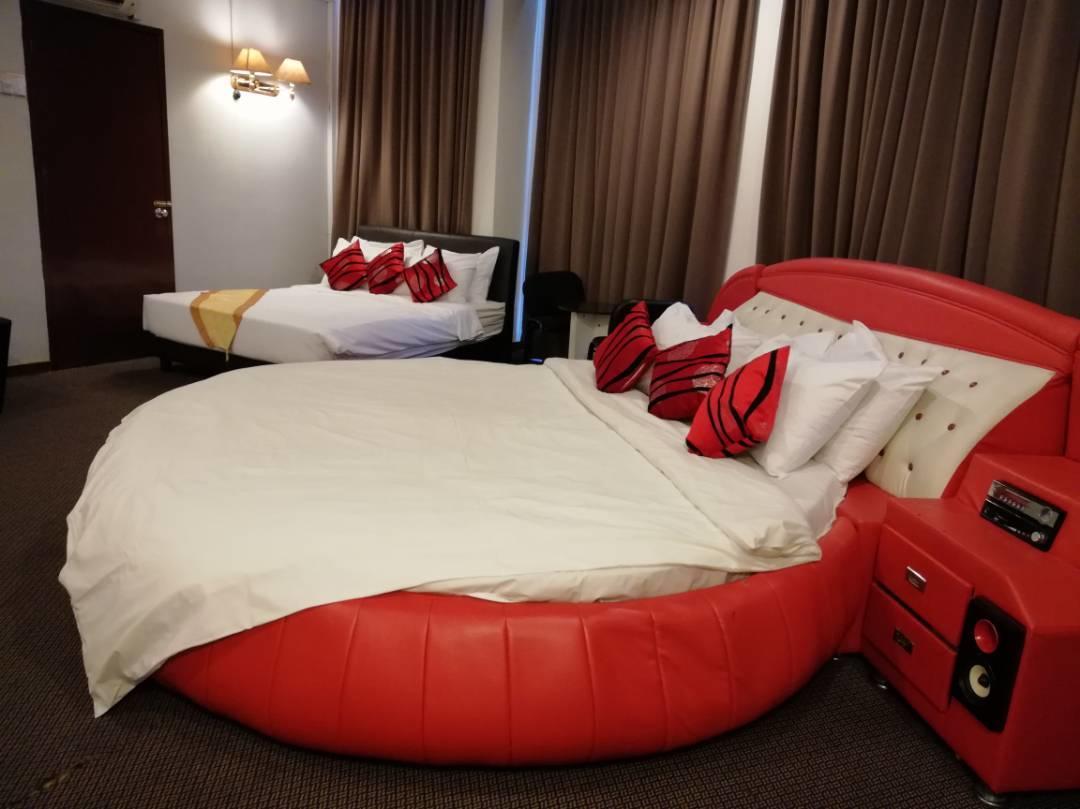 איפוה Paragon City Hotel מראה חיצוני תמונה