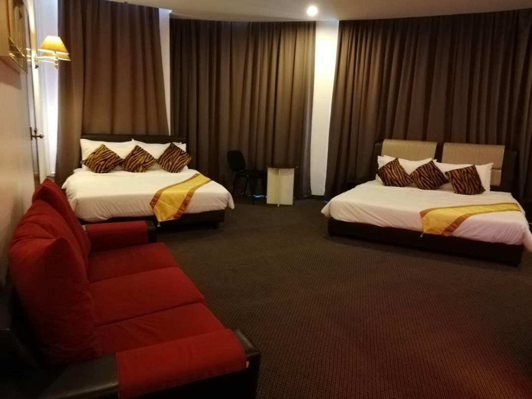 איפוה Paragon City Hotel מראה חיצוני תמונה